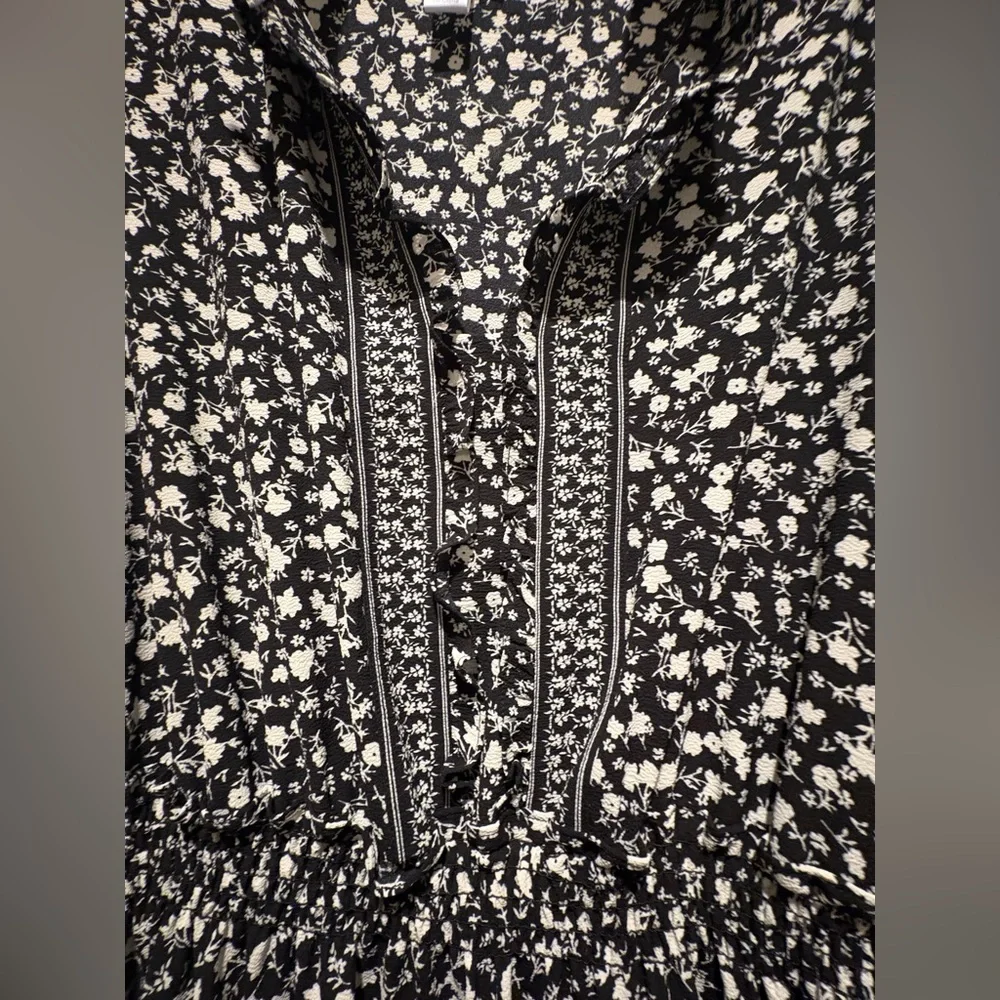 NWT Black & White Floral Maxi - Picture 3 of 4